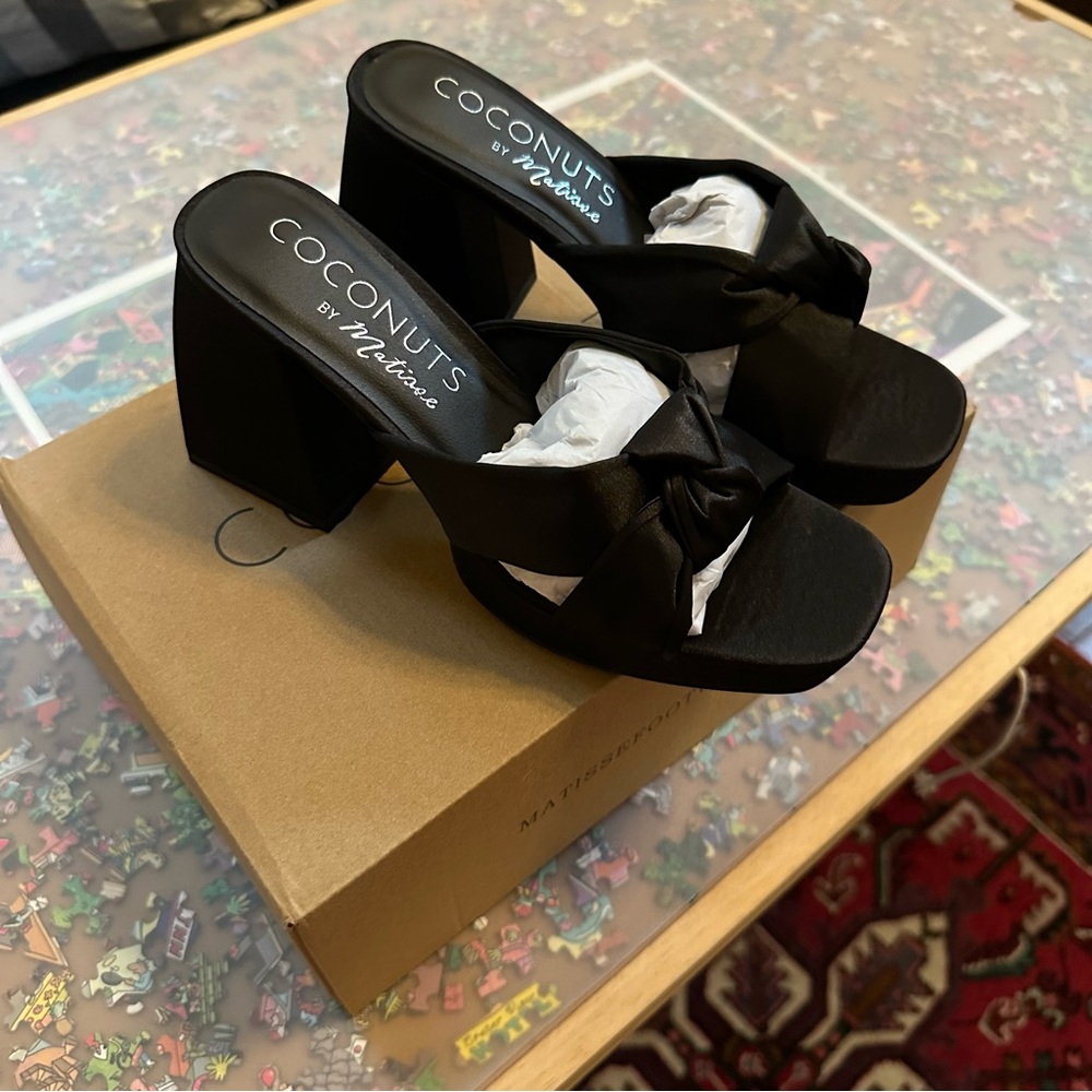 NWT Matisse Knot Slide Platform Sandal
